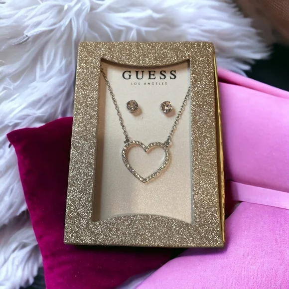 Guess Heart necklace and earring set silver tone crystal new In box - Picture 3 of 6